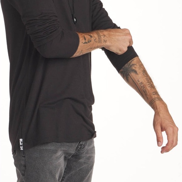 PAKA Other - PAKA Classic Black Long Sleeve Crewneck Tee